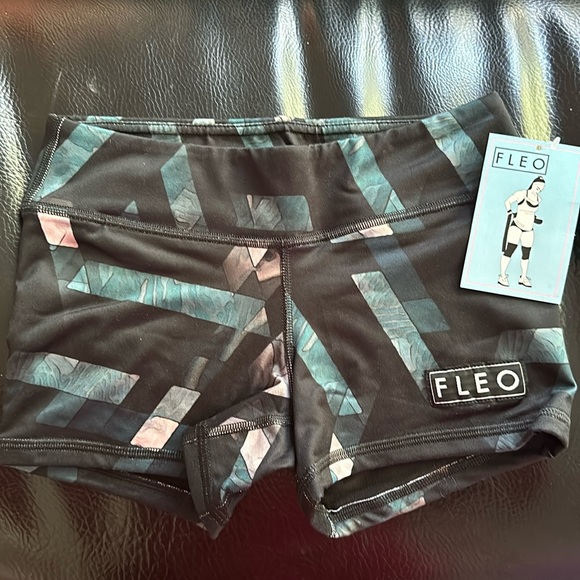 FLEO shorts - Picture 1 of 4